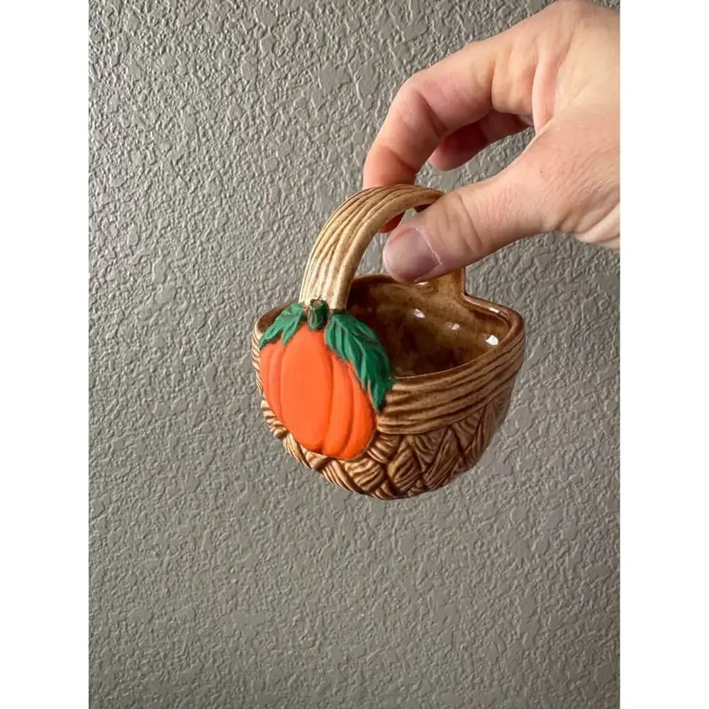 3 Thanksgiving decorations 2 wood carved pilgrim figurines candle holders basket